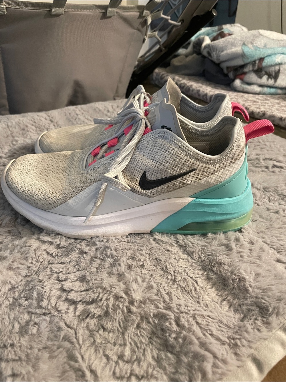 Nike Women’s white, Teal & Pink Athletic Sneakers